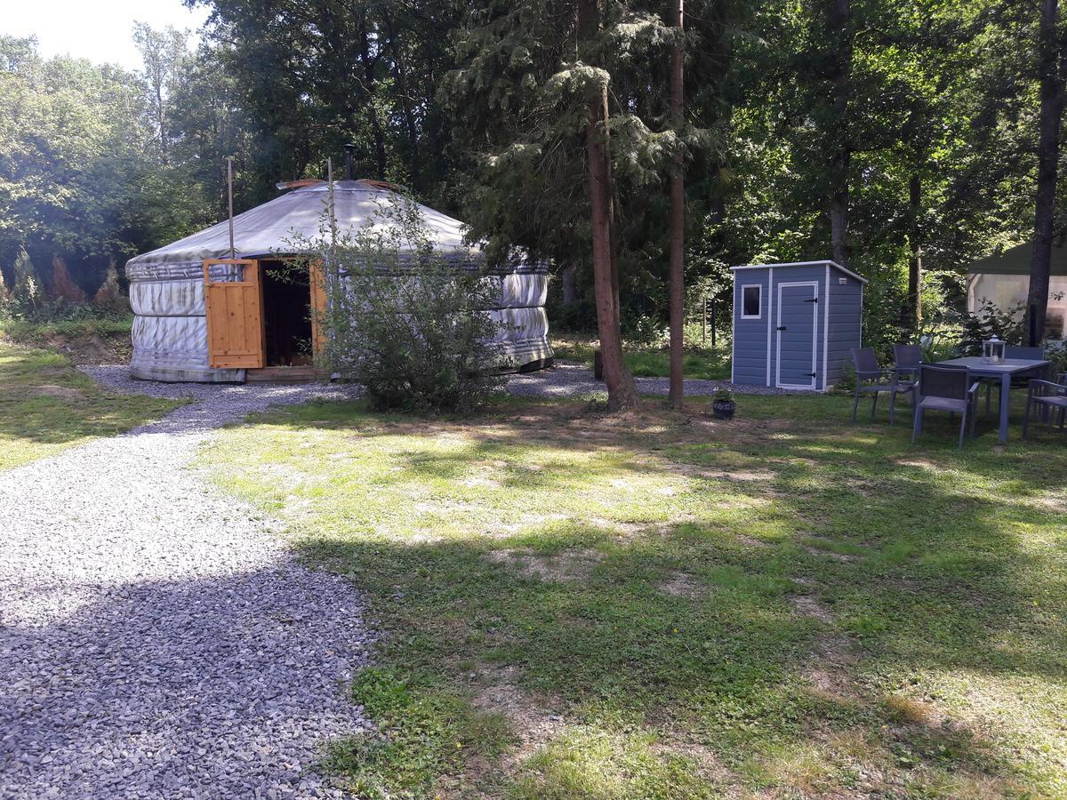La Yourte Au Pays Des Rennes Érezée Exteriér fotografie